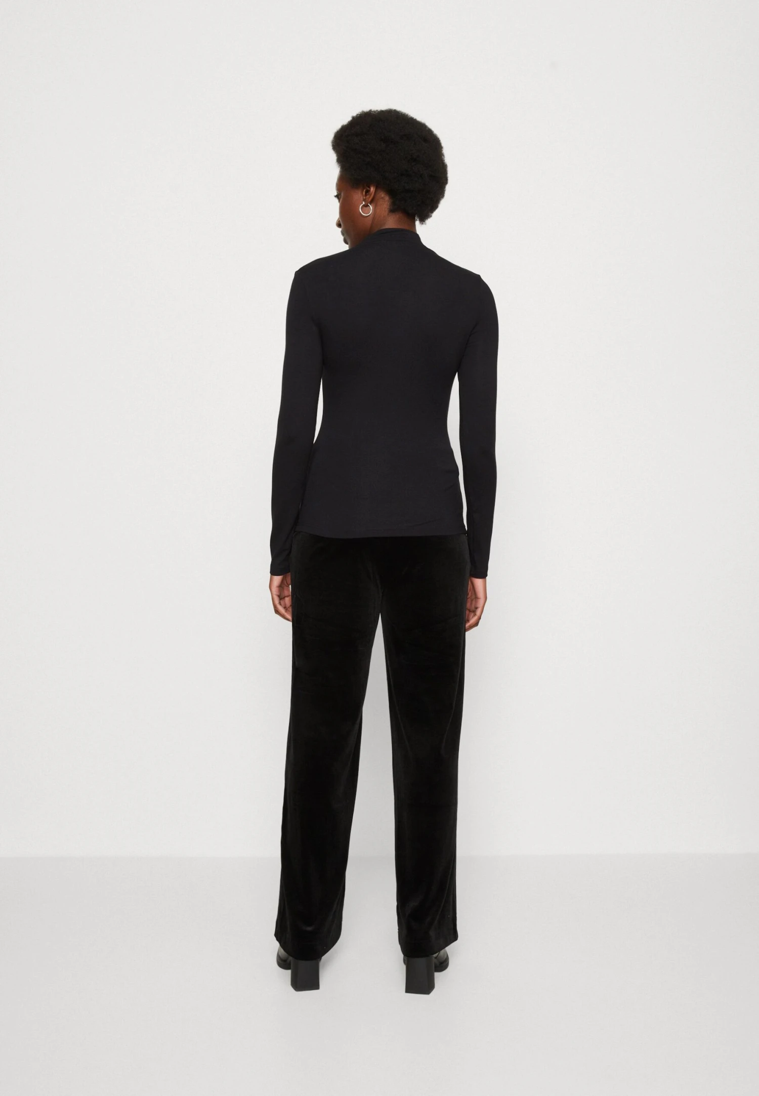 Anna Field Longsleeve - Black 5 Anna Field Longsleeve - Black - Afbeelding 3