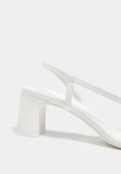 PULL & BEAR Absatz Mit Gekreuzten Riemen - Sandalen - White 10 PULL & BEAR Absatz Mit Gekreuzten Riemen - Sandalen - White -Anna Field Winkel 149d657896554db2a902318d5914fedb
