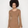Even&Odd Knit Loose Fit Flared Sleeves Dress - Gebreide Jurk - Camel -Anna Field Winkel 173cf38e8516447b97a4e6aa4cc93c4c