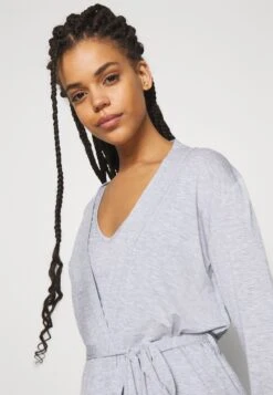 Anna Field 3 Piece Jersey- Pyjama - Mottled Light Grey 16 Anna Field 3 Piece Jersey- Pyjama - Mottled Light Grey -Anna Field Winkel 1fb03470c6af432ea96e665fd3d2f831