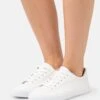 ESPRIT Sneakers Laag - Off White -Anna Field Winkel 24c0f7cbafc64a40aba14cad80883d16