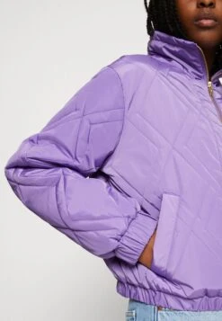 Noisy May Ziggy Quilt - Bomberjacks - Paisley Purple 13 Noisy May Ziggy Quilt - Bomberjacks - Paisley Purple -Anna Field Winkel 2cc51ded0654446793462669bad83c69