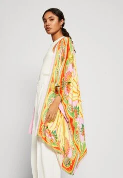 Farm Rio Beach Toucans Scarf Kimono - Lichte Jas - Multicolor -Anna Field Winkel 30f4885336704e40b1198ecfa50b33ec