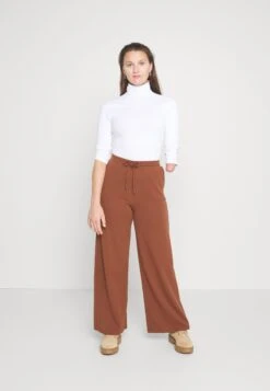 Anna Field Longsleeve - White 17 Anna Field Longsleeve - White -Anna Field Winkel 33e652bf075f464d82d0e58eb5531e43