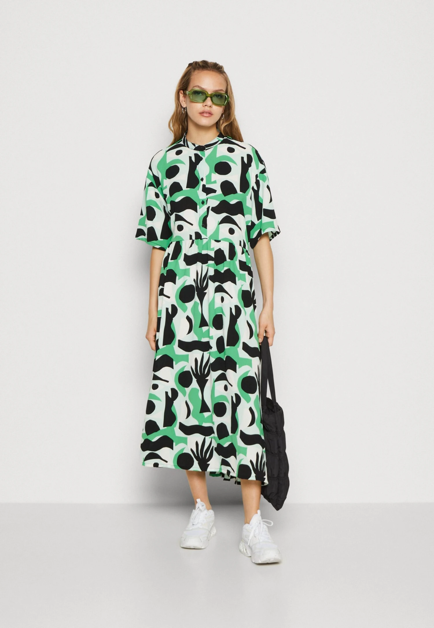 Monki Blousejurk - Green Lisendna 4 Monki Blousejurk - Green Lisendna - Afbeelding 2