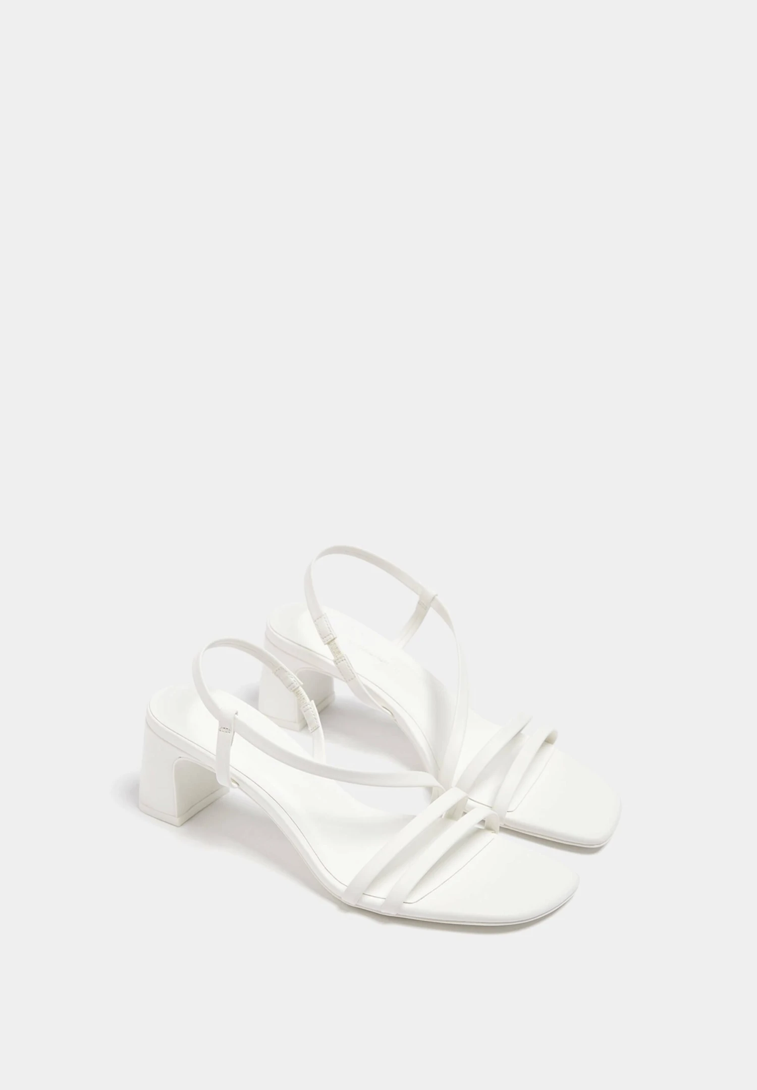 PULL & BEAR Absatz Mit Gekreuzten Riemen - Sandalen - White 4 PULL & BEAR Absatz Mit Gekreuzten Riemen - Sandalen - White - Afbeelding 2
