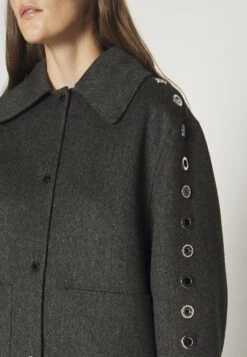 Sandro Oversize Double Face Coat With Eyelet - Halflange Jas - Gris Foncé -Anna Field Winkel 4979a1a26384441081c4615dce6089ac