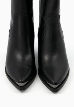 BERSHKA Heeled With Metallic Toe - Cowboy-/Bikerlaarsjes - Black 13 BERSHKA Heeled With Metallic Toe - Cowboy-/Bikerlaarsjes - Black -Anna Field Winkel 6fbcc5314b574281900be90033f9a50b