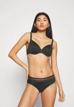 Chantelle Chic Essential Spacer - Beugel Bh - Schwarz -Anna Field Winkel 83902094682049a7ac6d048145b4f49c