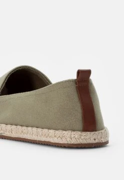 Pier One Rena Espadrille Unisex - Espadrilles - Olive -Anna Field Winkel 8b1ef3dce9d344a08d816af96a53324d