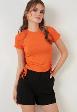 LELA Slim Fit - Blouse - Orange Color 9 LELA Slim Fit - Blouse - Orange Color -Anna Field Winkel 8fdb5422a4454595959922540a273b4f