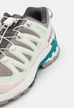Salomon Xa Pro 3D V9 - Trail Hardloopschoenen - Gull/White/Bleached Aqua -Anna Field Winkel 9fcf242b89034b3ab6cfd890ddb6de15