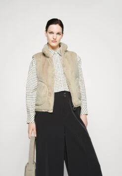 MARC CAIN Bodywarmer - Almond Milk -Anna Field Winkel ad621ce4c72d4b3581aef5582d347dab