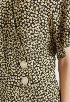 Khujo Borgia - Jumpsuit - Schwarz-Gelb Geblümt -Anna Field Winkel af379724558d423ab9f19f8031bf325d