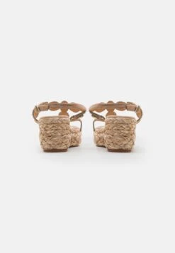 Alma En Pena Sandalen Met Sleehak - Beige -Anna Field Winkel b515a4cbbd6d4779b7f937298e61c6dd