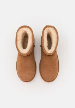 Ugg Classic Mini Regenerate - Korte Laarzen - Chestnut 10 Ugg Classic Mini Regenerate - Korte Laarzen - Chestnut -Anna Field Winkel c419bf20ef7740dfa3fa48ec187c5be8
