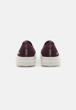 Go Walk Trainers - Sportieve Wandelschoenen - Burgundy -Anna Field Winkel d17fc97ad06a4e079d5f627015b361df