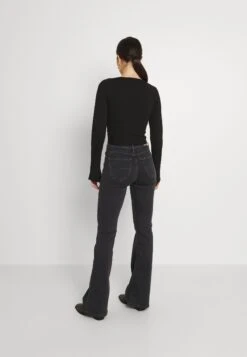 Lee Breese - Flared Jeans - Washed Black 10 Lee Breese - Flared Jeans - Washed Black -Anna Field Winkel e07b97bc2fcf4cf2a995c3fd94e1d165