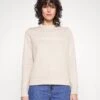 Calvin Klein Core Logo - Sweater - White Clay 2 Calvin Klein Core Logo - Sweater - White Clay -Anna Field Winkel f163cd879efc49b8be0ecb19d647b316