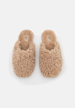 Ugg Maxi Curly Slide - Pantoffels - Sand -Anna Field Winkel f453644d60ea4dbbbff756127bea6510