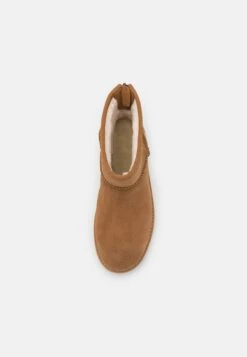 Ugg Classic Mini Logo Zip - Korte Laarzen - Chestnut -Anna Field Winkel f92e16fb60bc4ddfa7ea61b712375f9d