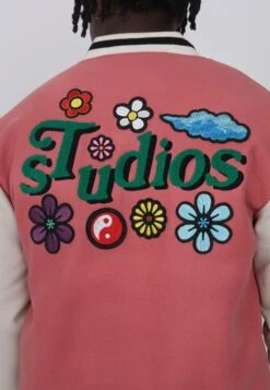 Lamar Varsity Jacket Unisex - Imitatieleren Jas - Coral -Anna Field Winkel f986d7d94a644611ab0775d98e9acc81